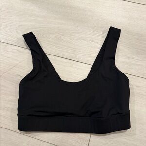 Vuori black sports bra size xs